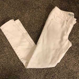 White denim jeggings